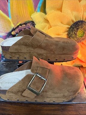 Steve Madden Brown Suede Buckle Clogs